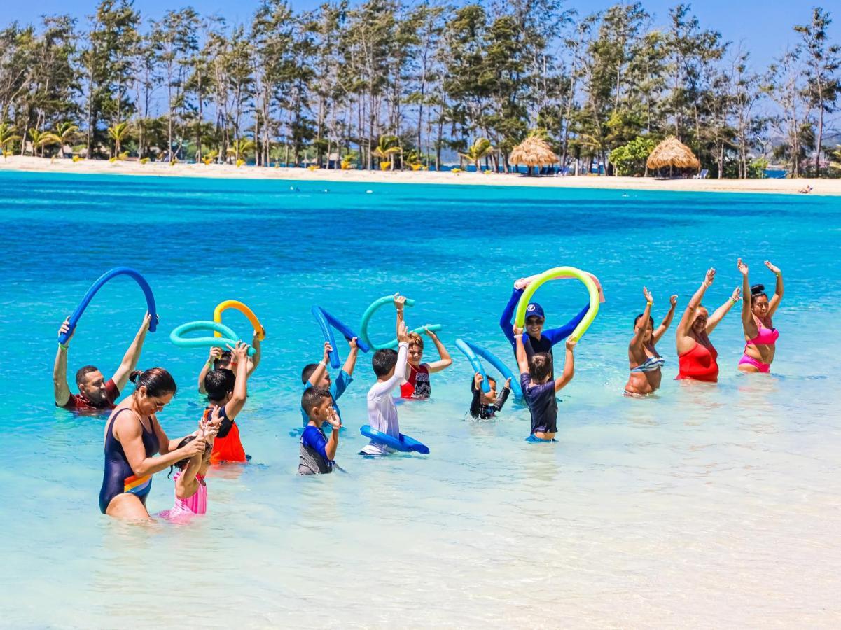 Fantasy Island Beach Resort And Marina First Bight Eksteriør bilde