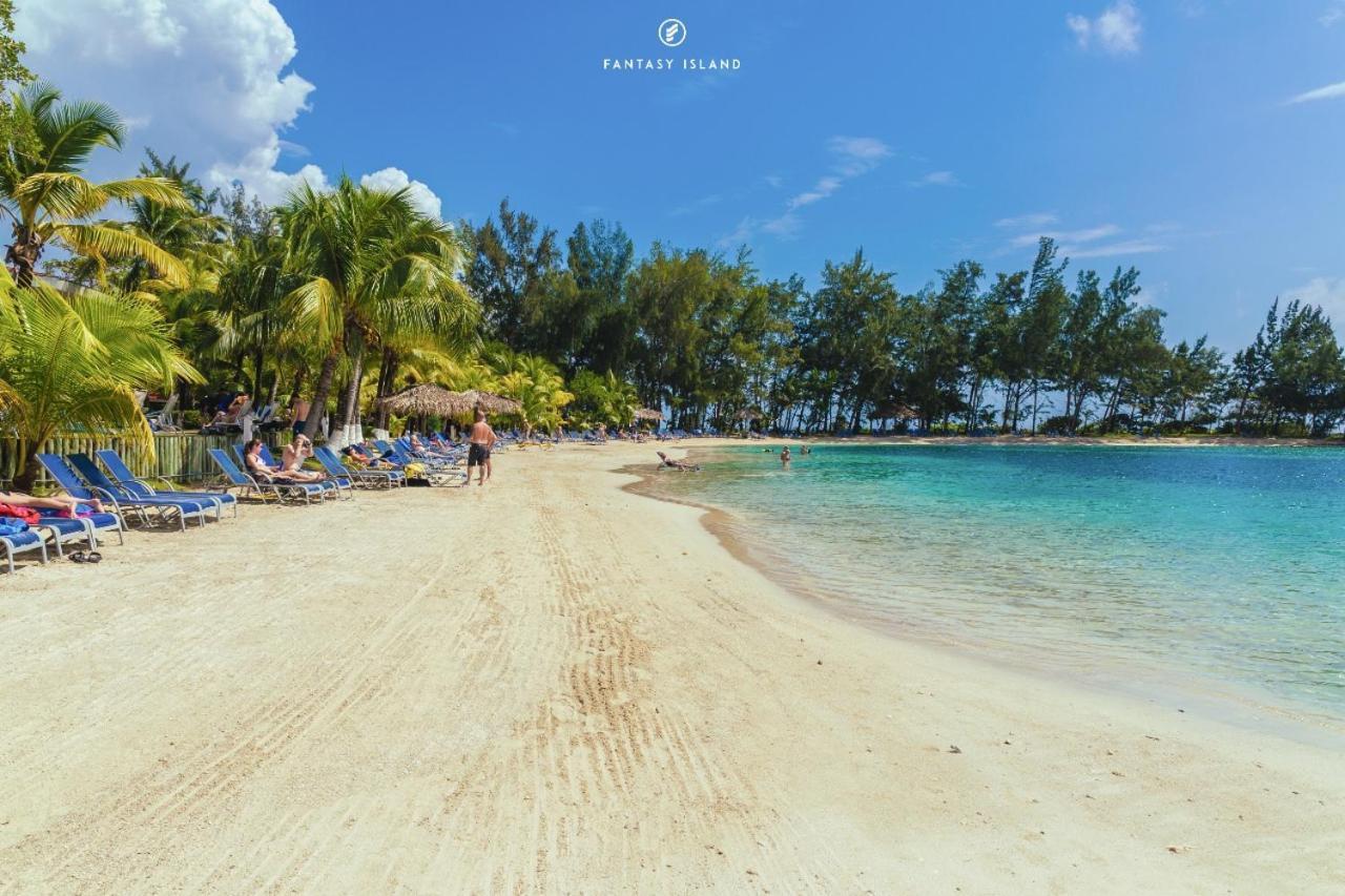 Fantasy Island Beach Resort And Marina First Bight Eksteriør bilde