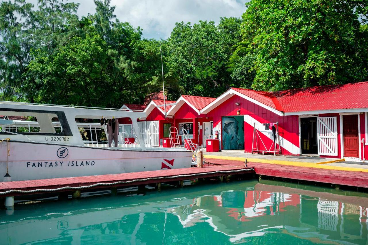 Fantasy Island Beach Resort And Marina First Bight Eksteriør bilde